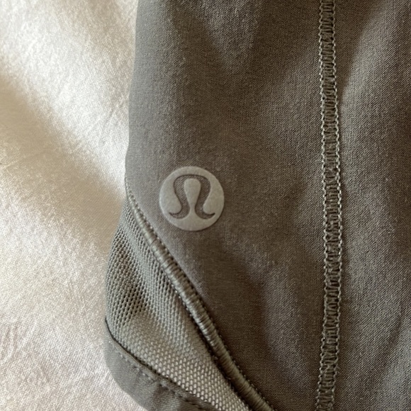 Lululemon Hotty Hot Shorts - Picture 3 of 6